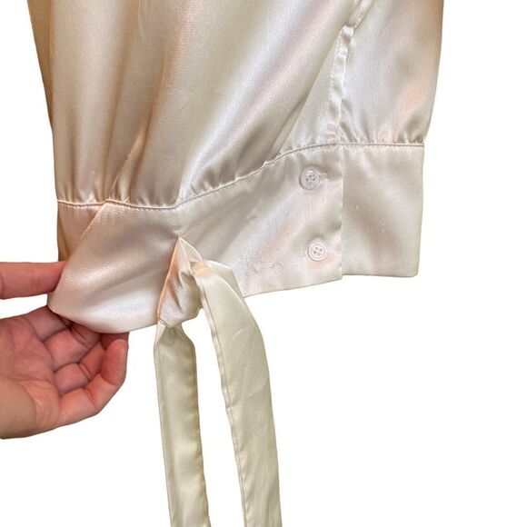 Light Summer blouse with Waist Tie - Picture 2 of 8